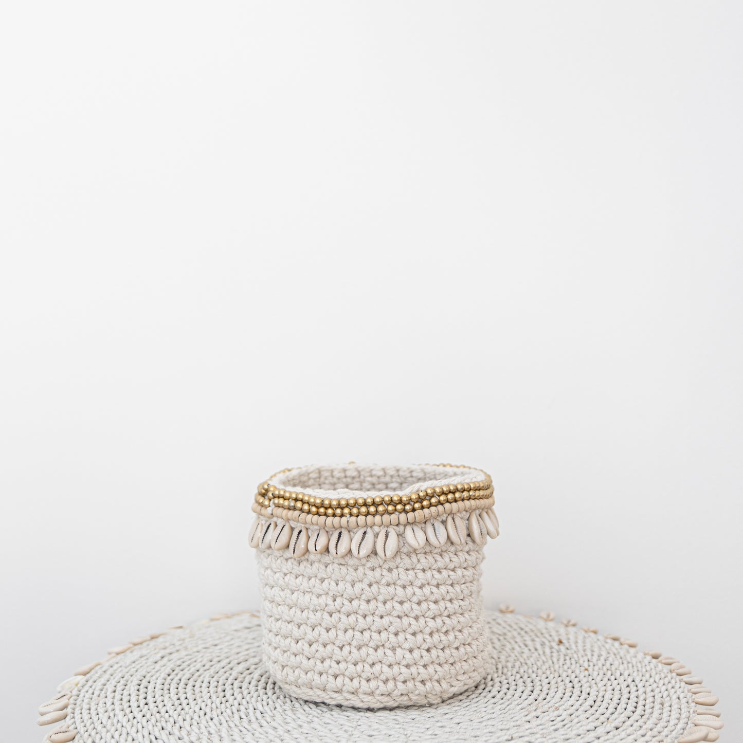 Macrame knitted pot