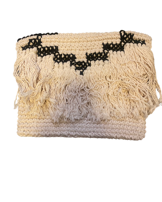 Knitted clutch