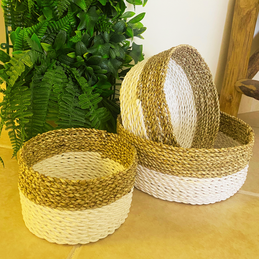 Set of 3 white/ natural baskets